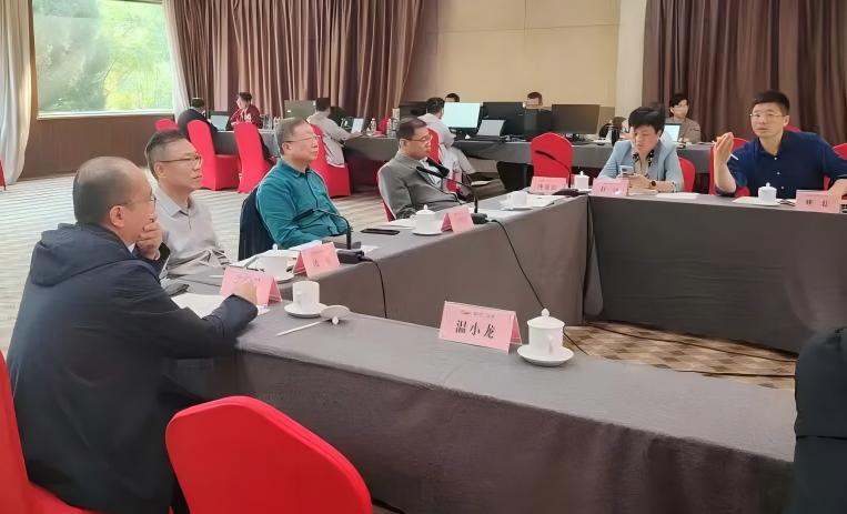 航天科技集團(tuán)首席信息官王國(guó)慶赴AV...